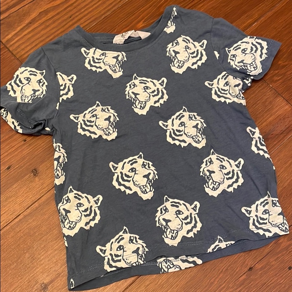 H&M tiger screen print blue tshirt